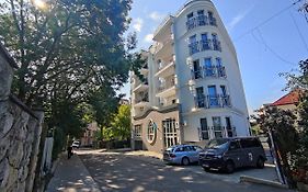 Kostjukowski Apartments Мучна 25